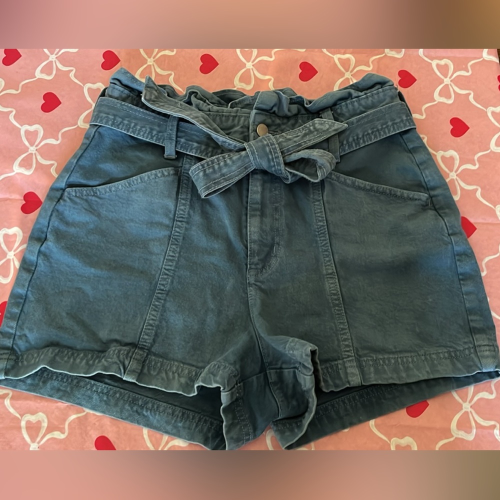 Universal Thread Women's Paper Bag Blue Denim Shorts